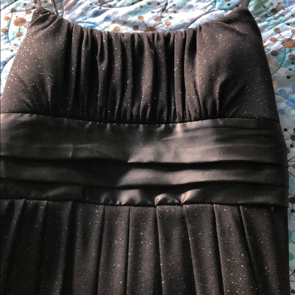 Dress - Picture 5 of 8